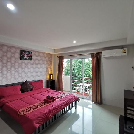 Tontalay Hotel Bangsaen Buitenkant foto