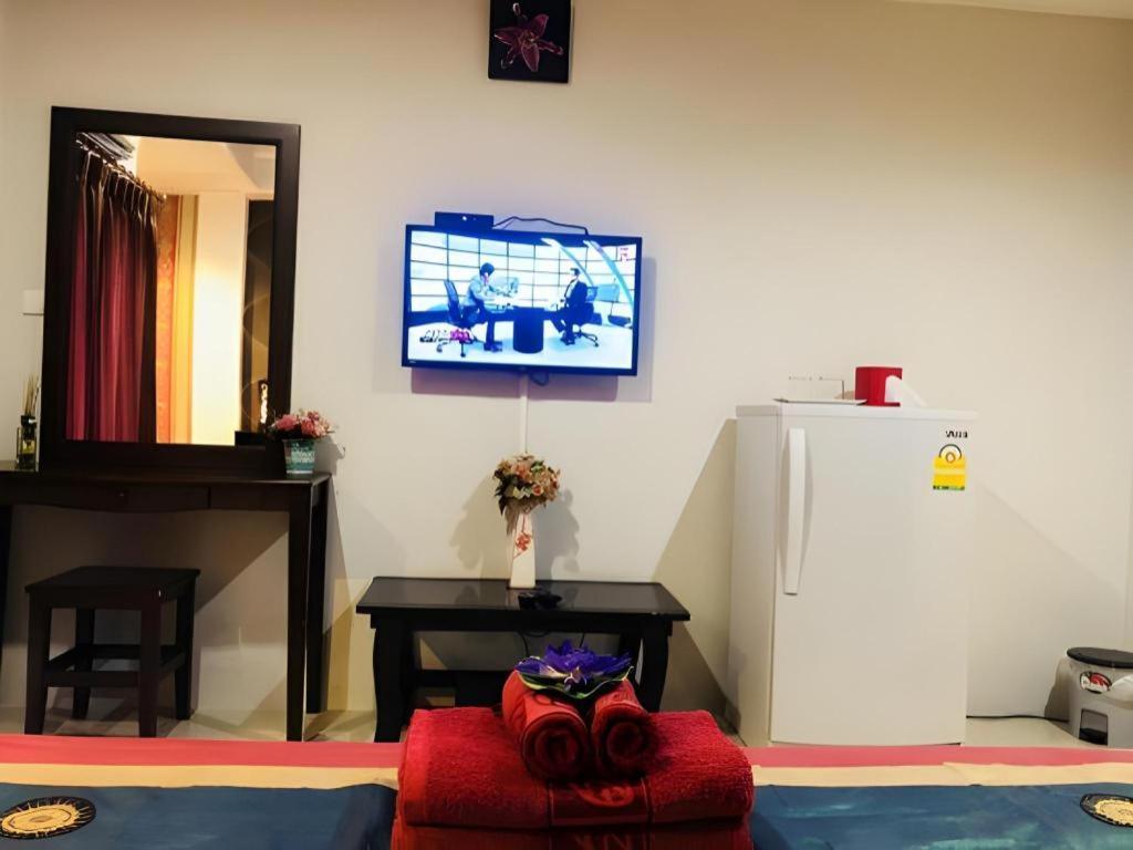 Tontalay Hotel Bangsaen Buitenkant foto