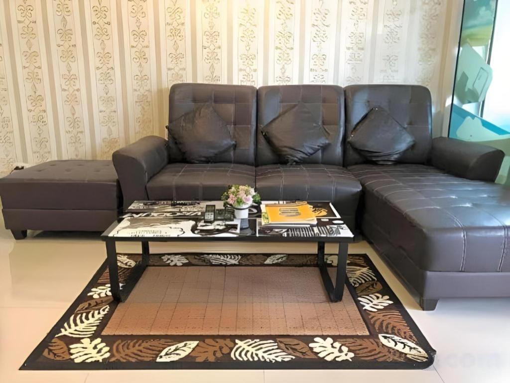 Tontalay Hotel Bangsaen Buitenkant foto