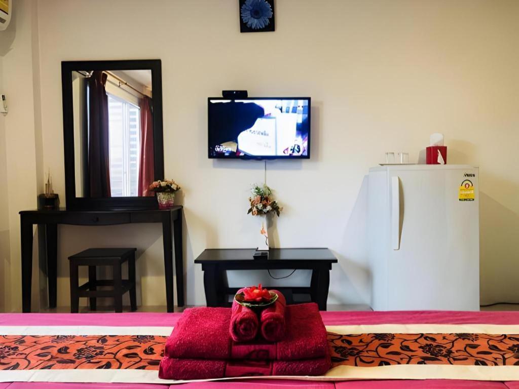 Tontalay Hotel Bangsaen Buitenkant foto