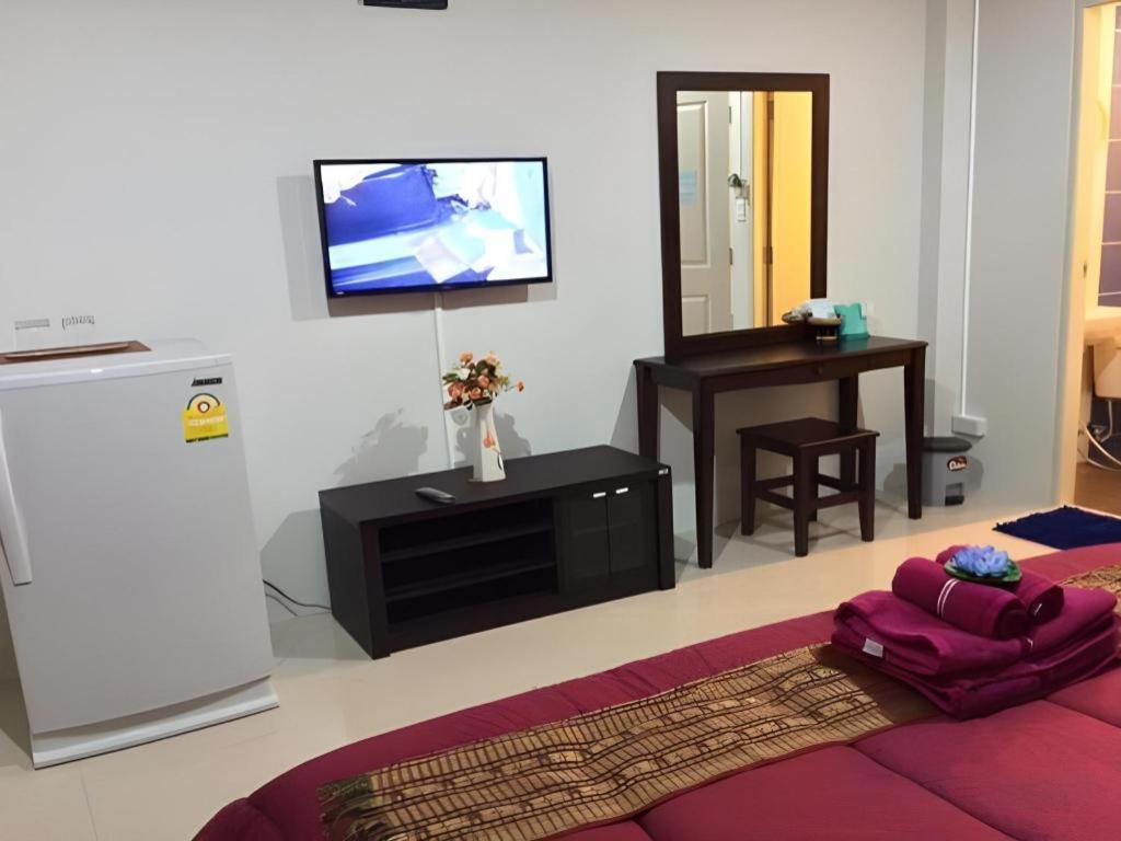 Tontalay Hotel Bangsaen Buitenkant foto