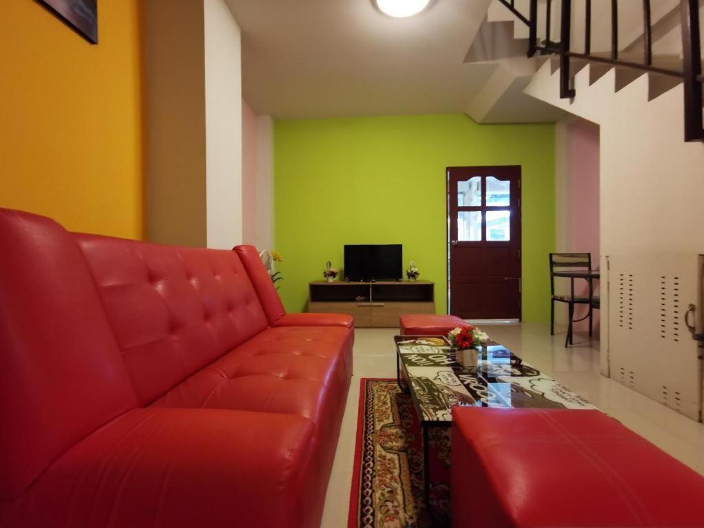 Tontalay Hotel Bangsaen Buitenkant foto