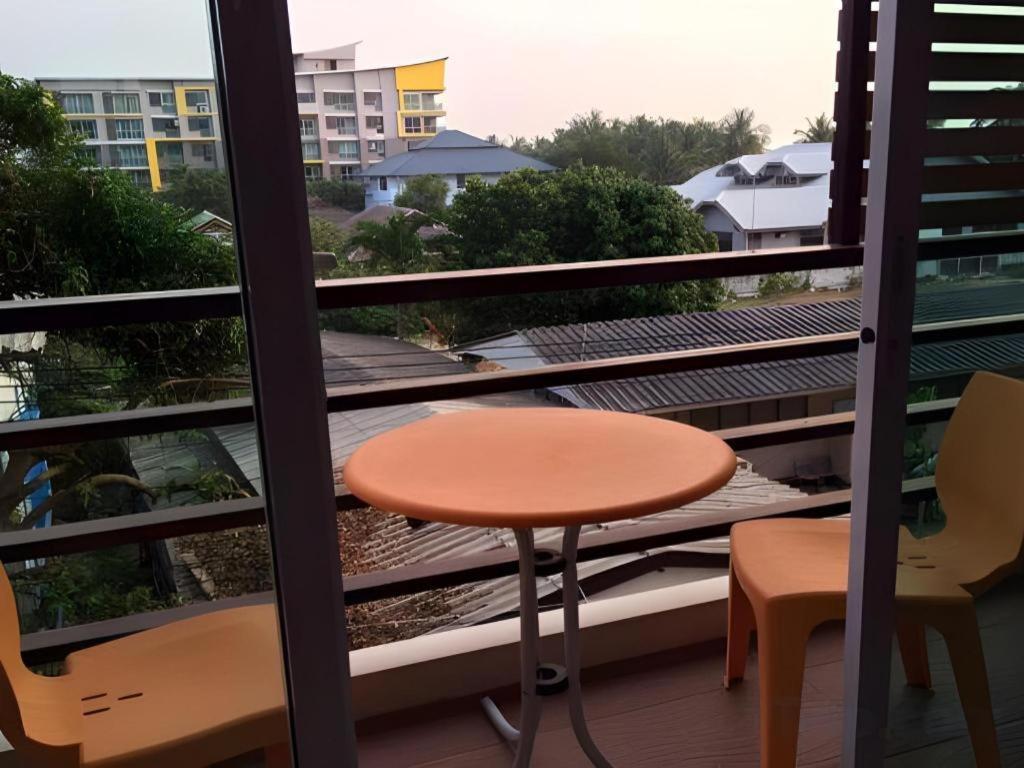 Tontalay Hotel Bangsaen Buitenkant foto