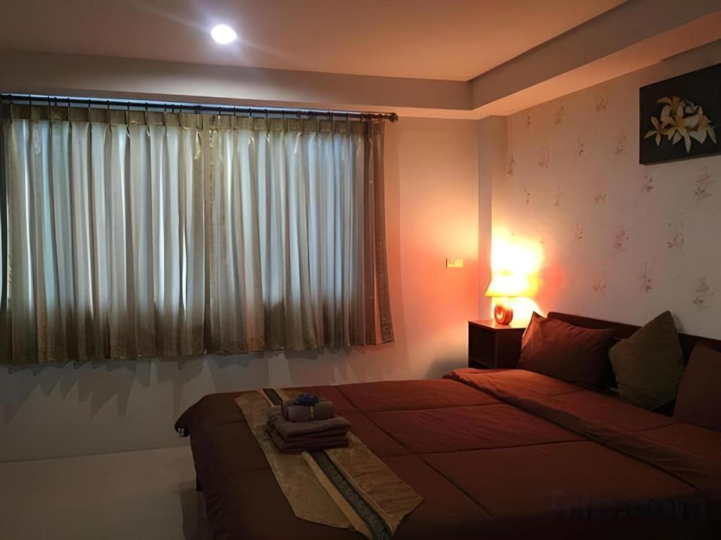Tontalay Hotel Bangsaen Buitenkant foto