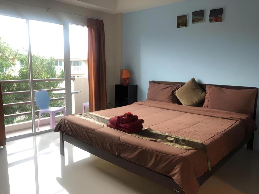 Tontalay Hotel Bangsaen Buitenkant foto