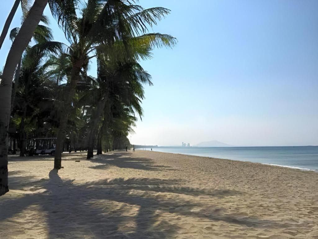 Tontalay Hotel Bangsaen Buitenkant foto