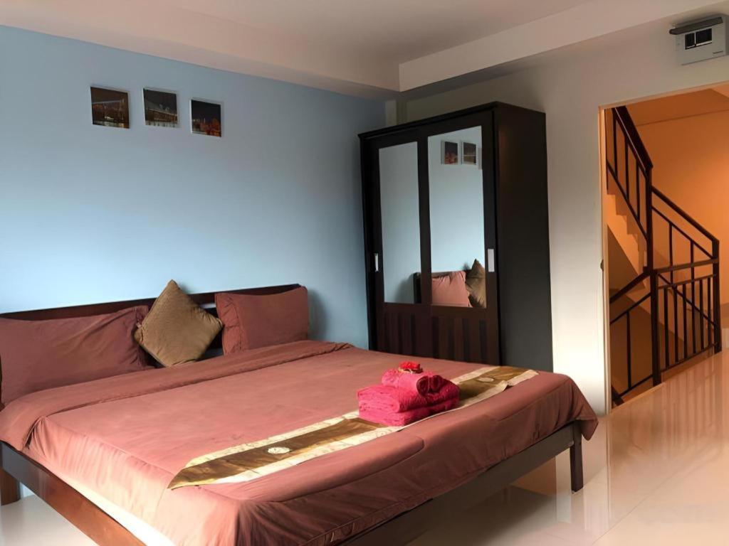 Tontalay Hotel Bangsaen Buitenkant foto