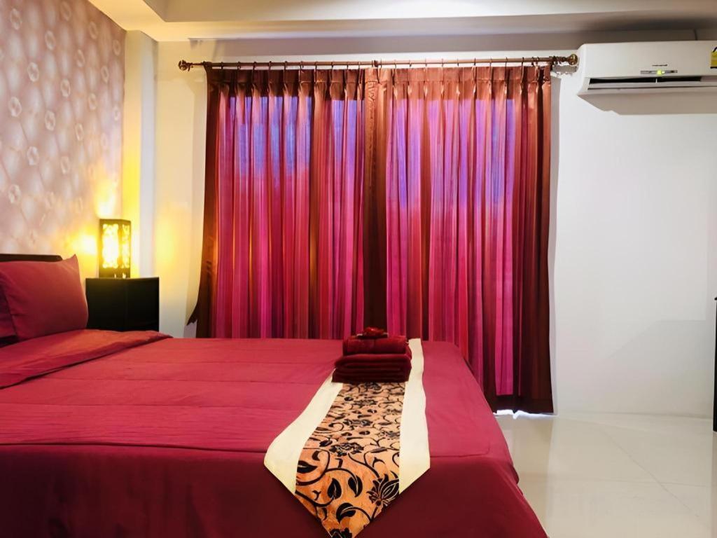 Tontalay Hotel Bangsaen Buitenkant foto