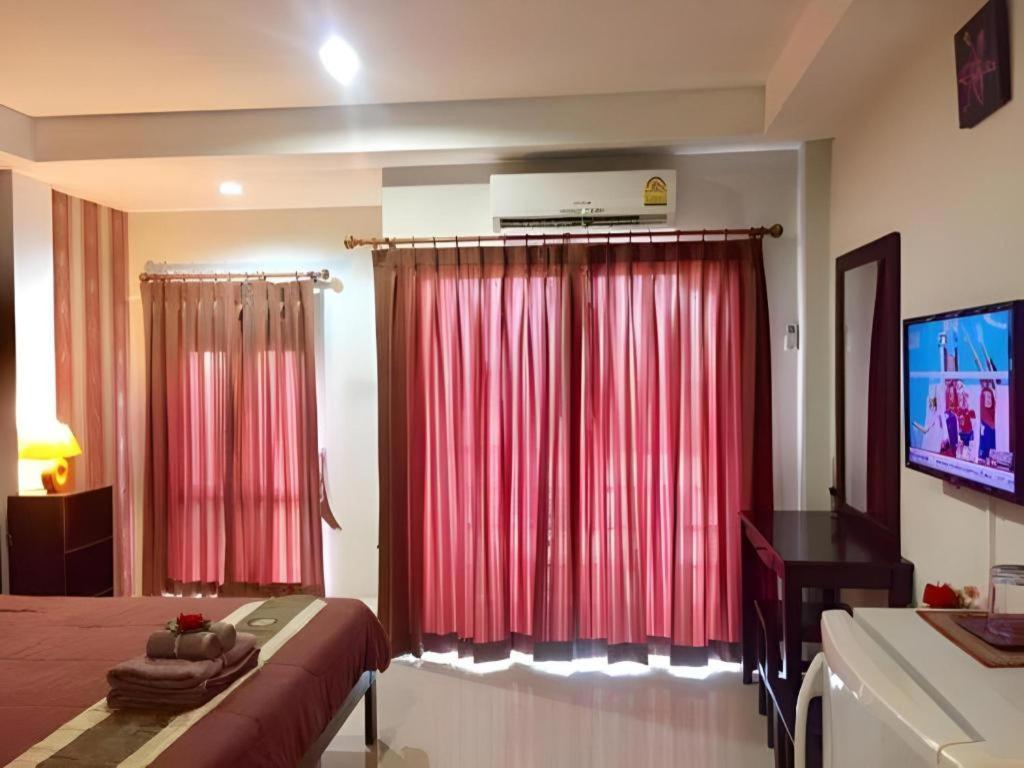 Tontalay Hotel Bangsaen Buitenkant foto