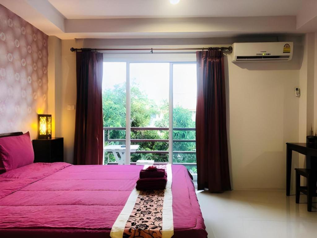 Tontalay Hotel Bangsaen Buitenkant foto