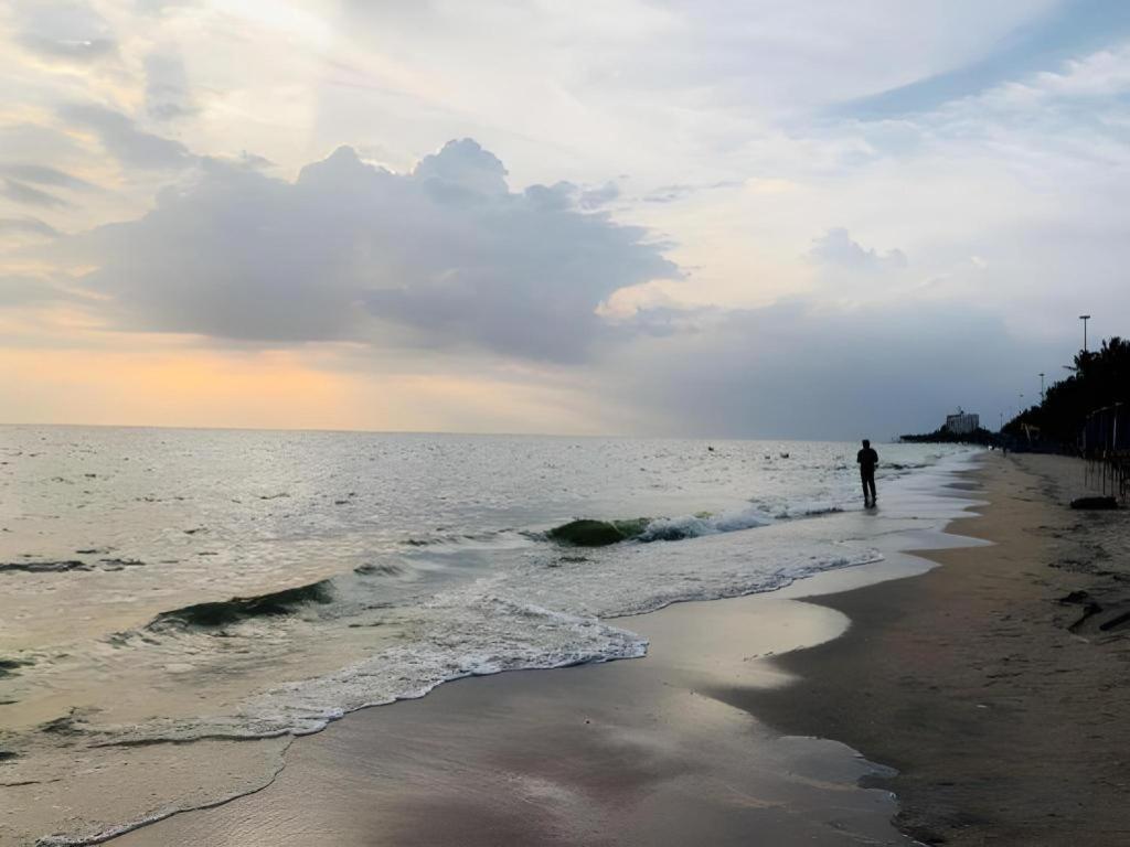 Tontalay Hotel Bangsaen Buitenkant foto