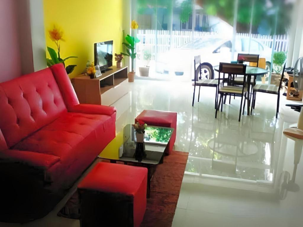 Tontalay Hotel Bangsaen Buitenkant foto
